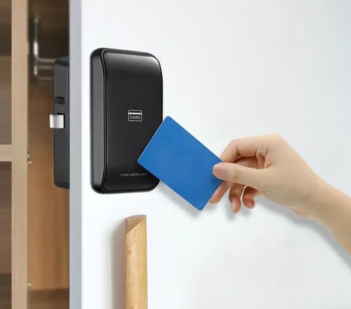 CERRADURA PARA GABINETE Y LOCKER APP TTLOCK TARJETA, CLAVE, MATERIAL EN ZINC