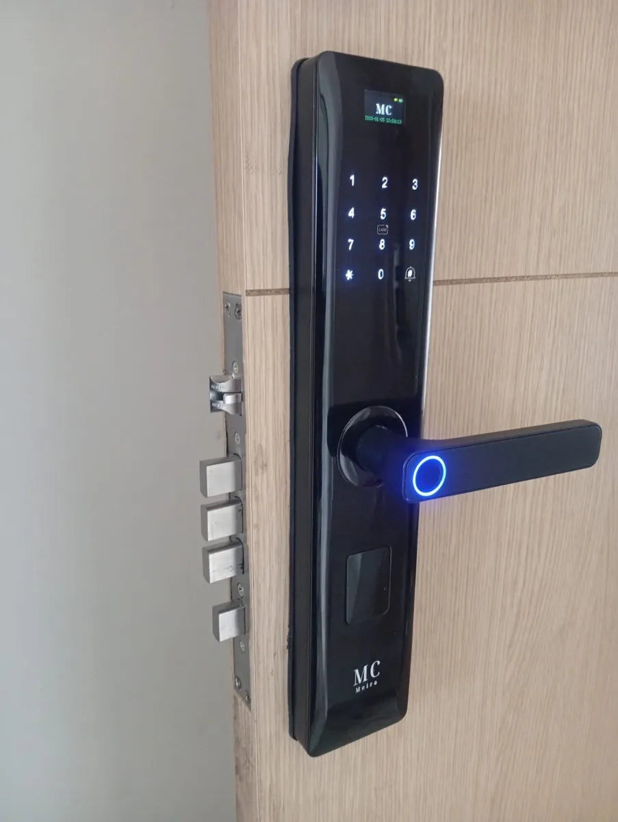 CERRADURA INTELIGENTE DE ACERO INOXIDABLE NEGRA CON CLAVE TARJETA, LLAVE, APP TTLOCK PARA AIRBNB